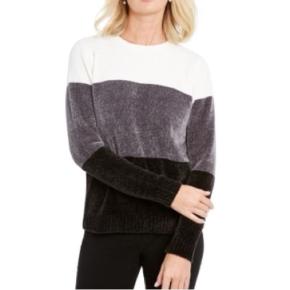 Berkley Jensen Sweaters - NWT Berkley Jensen Black Colorblock Velour Sweater Size XL